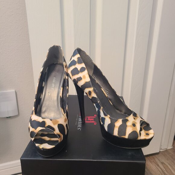 Brown, black, white high heels Size 7.5 - Picture 2 of 3